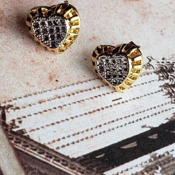 Hearts shaped earrings - Picture 2 of 8